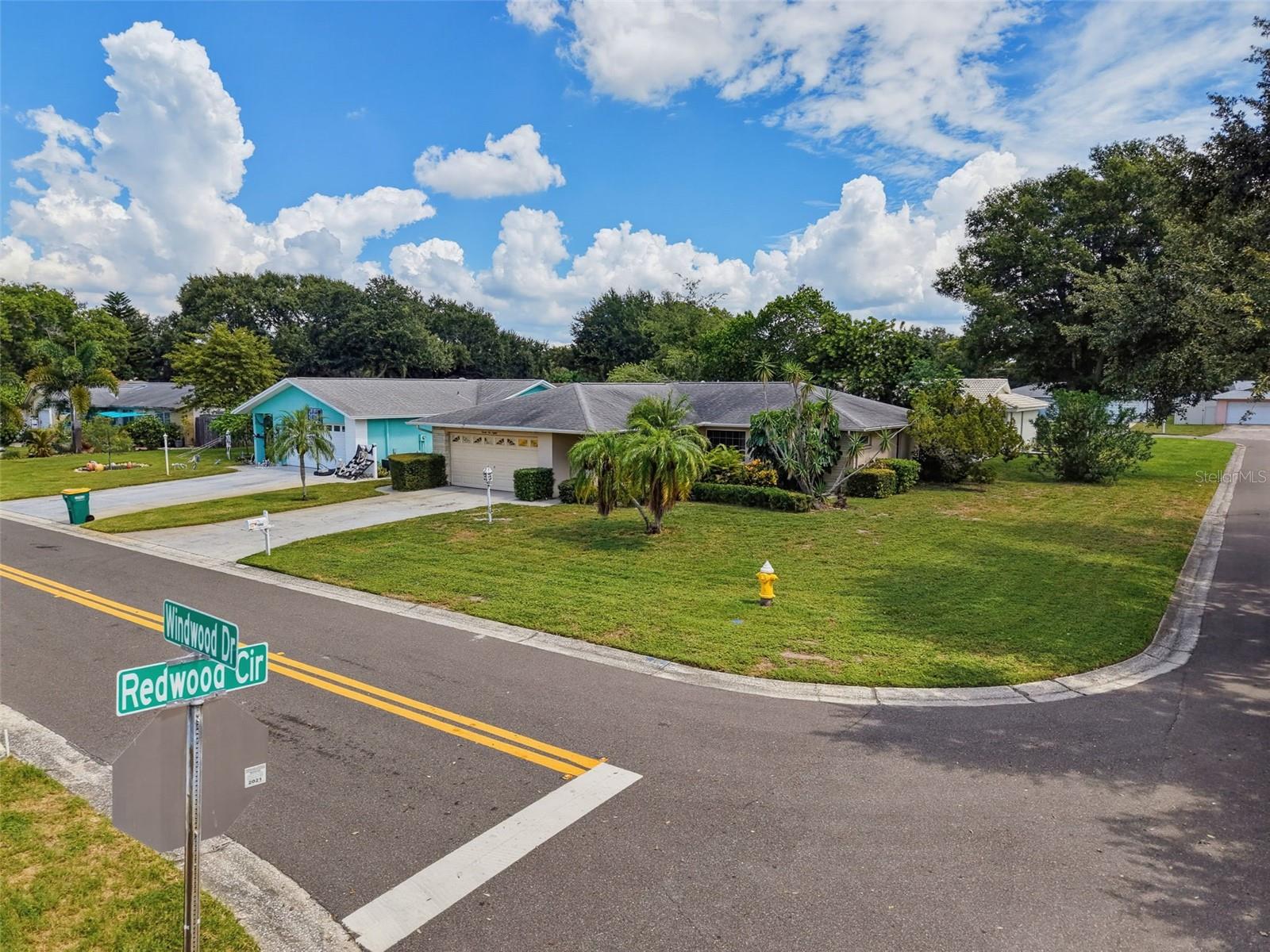 2580 Windwood Dr Property Photo 4