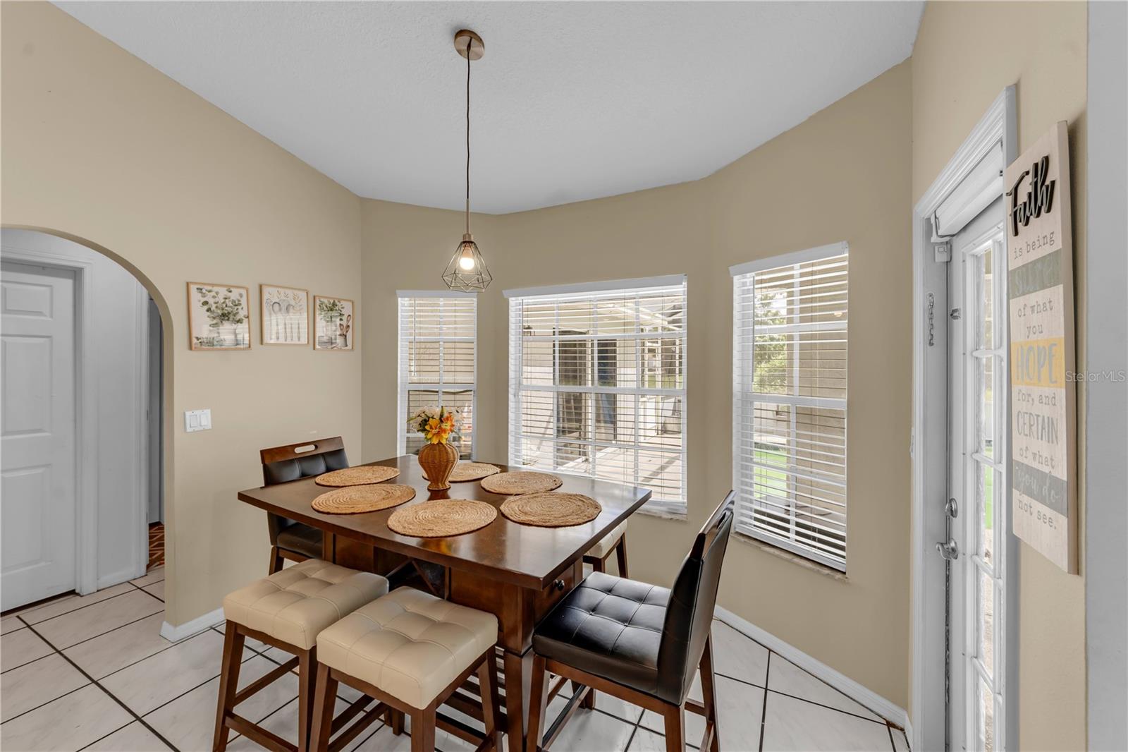 10110 Henderson St Property Photo 14