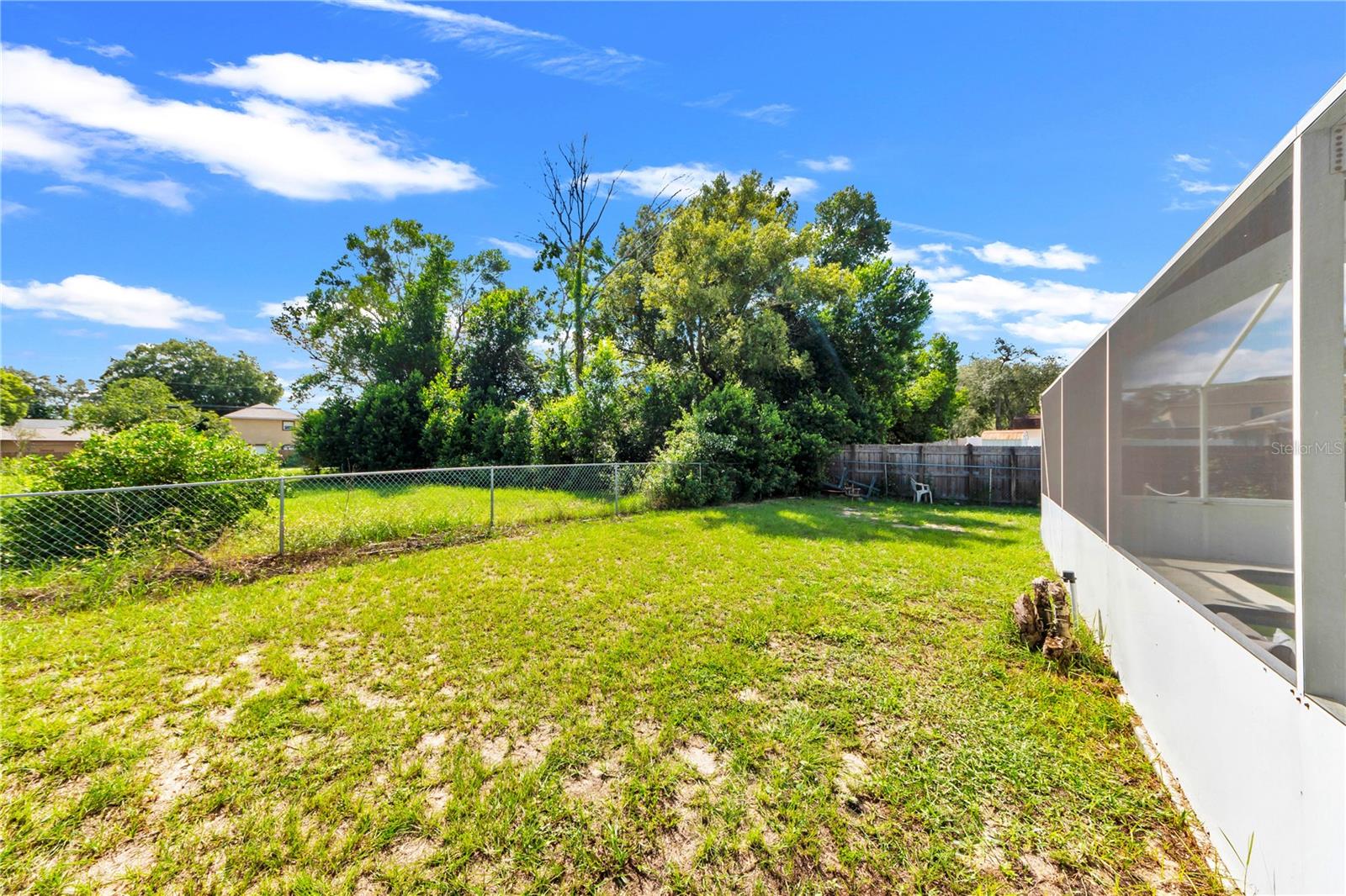 10110 Henderson St Property Photo 35