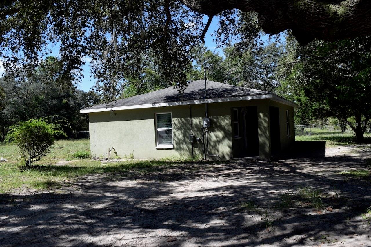 1750 W High Acres St Property Photo 4
