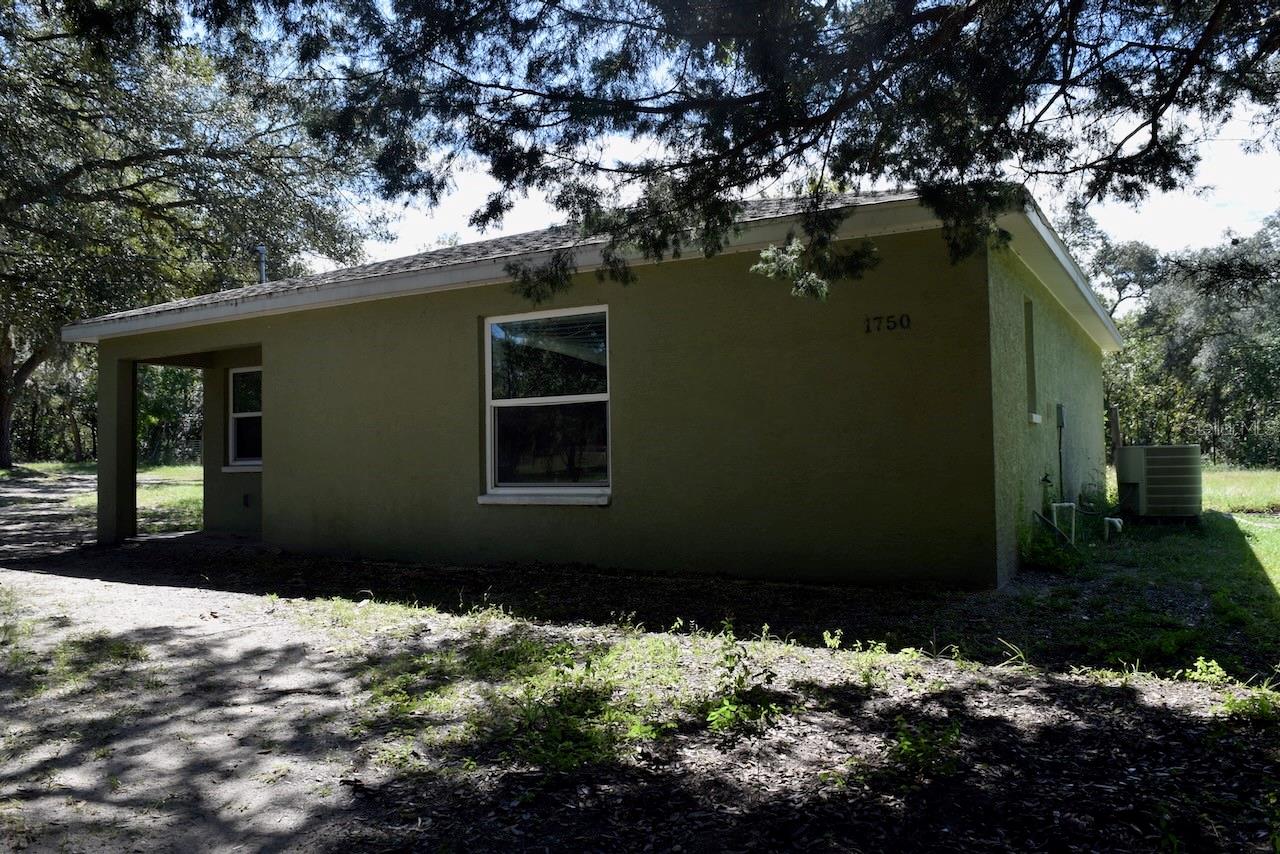 1750 W High Acres St Property Photo 6
