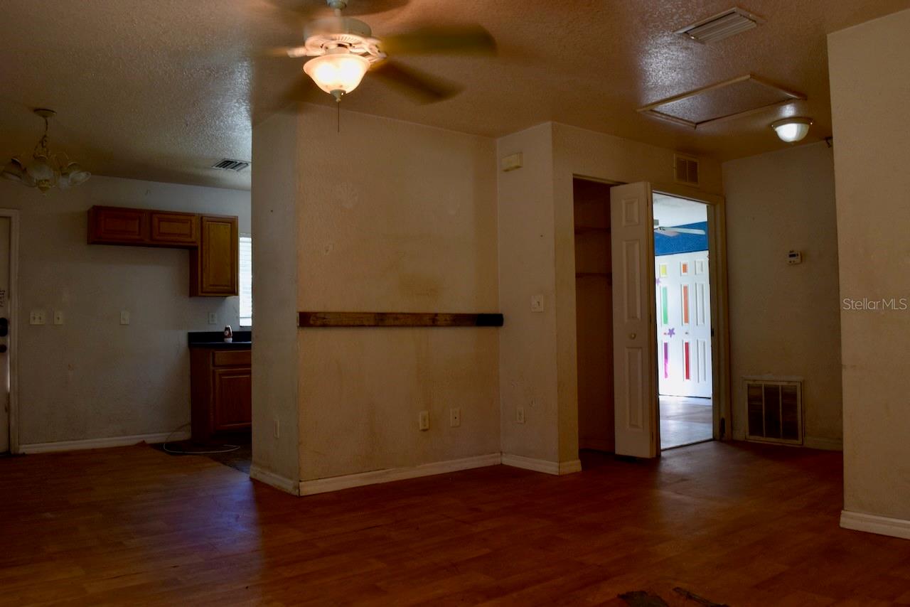1750 W High Acres St Property Photo 7