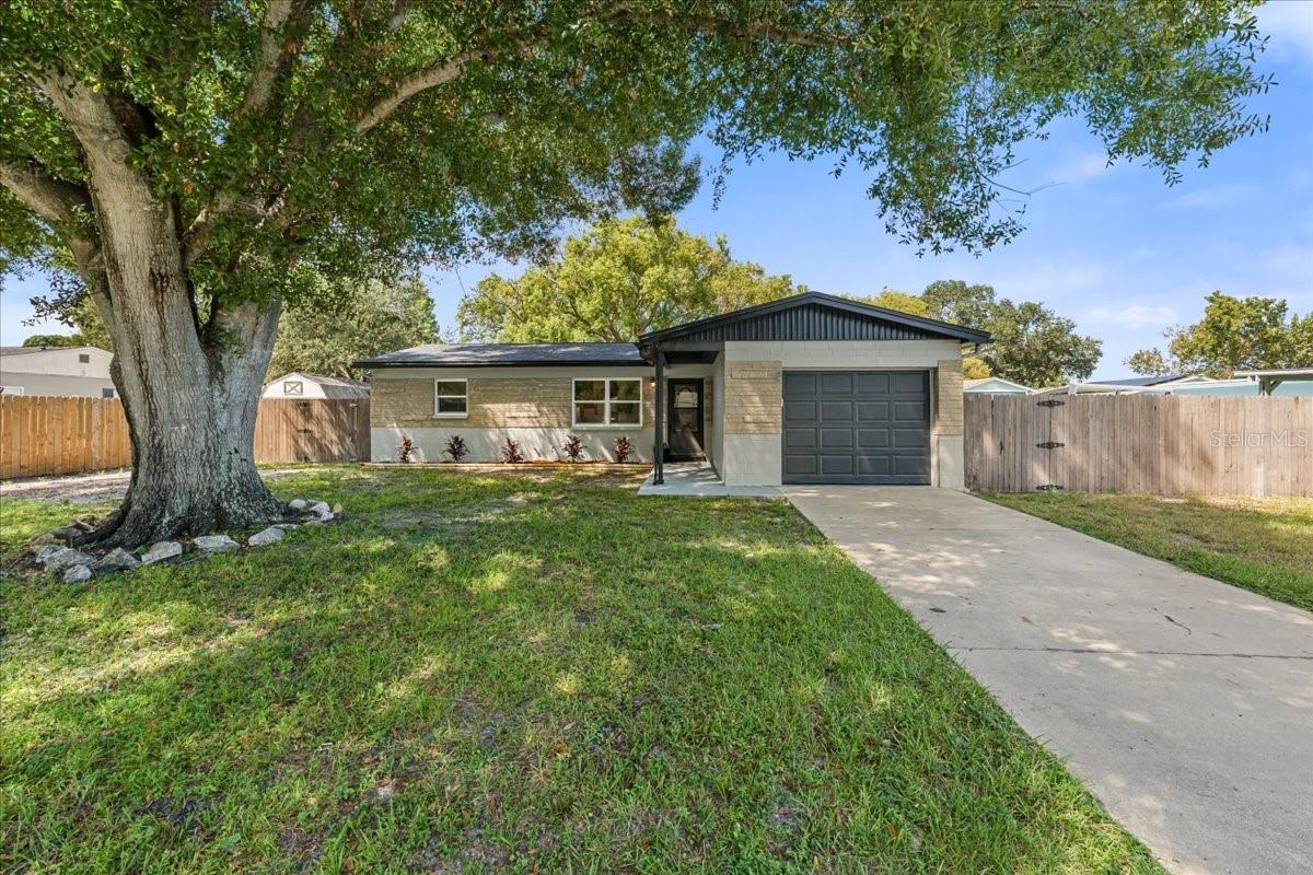 14756 MOCKINGBIRD LN E Property Photo 1