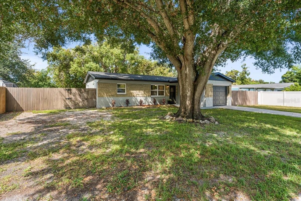 14756 Mockingbird Ln E Property Photo 4