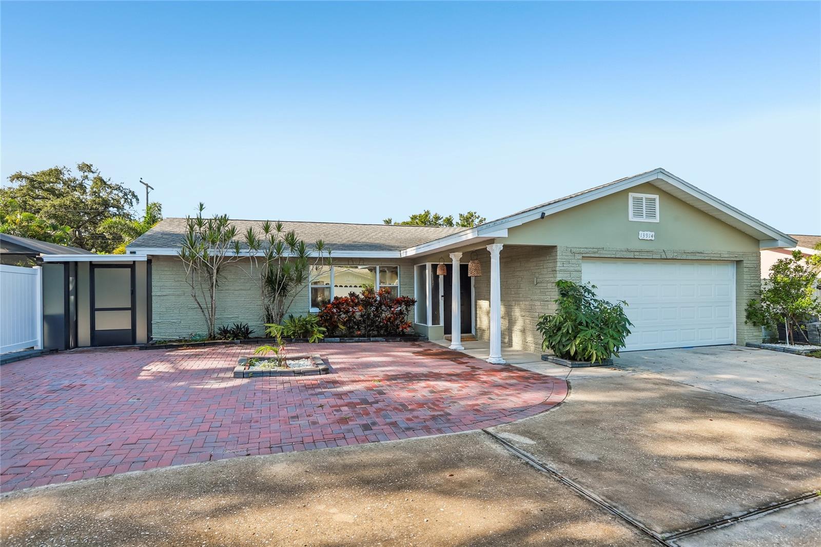 13914 84TH TER Property Photo 1