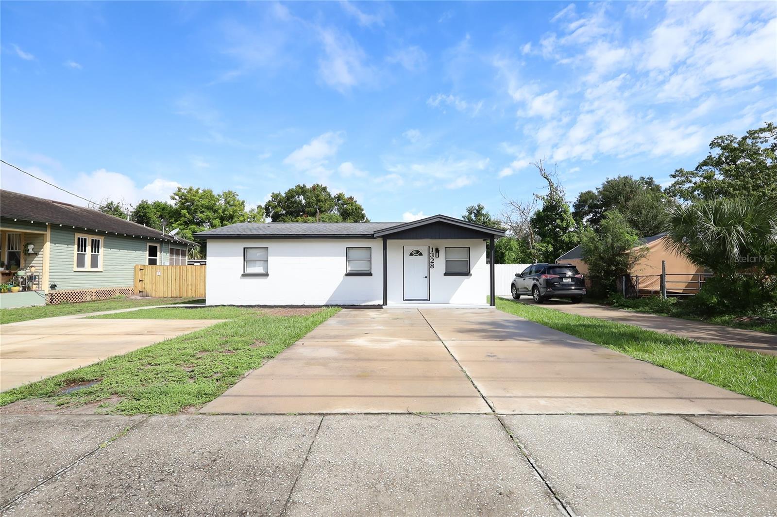 1328 E Parker St Property Photo