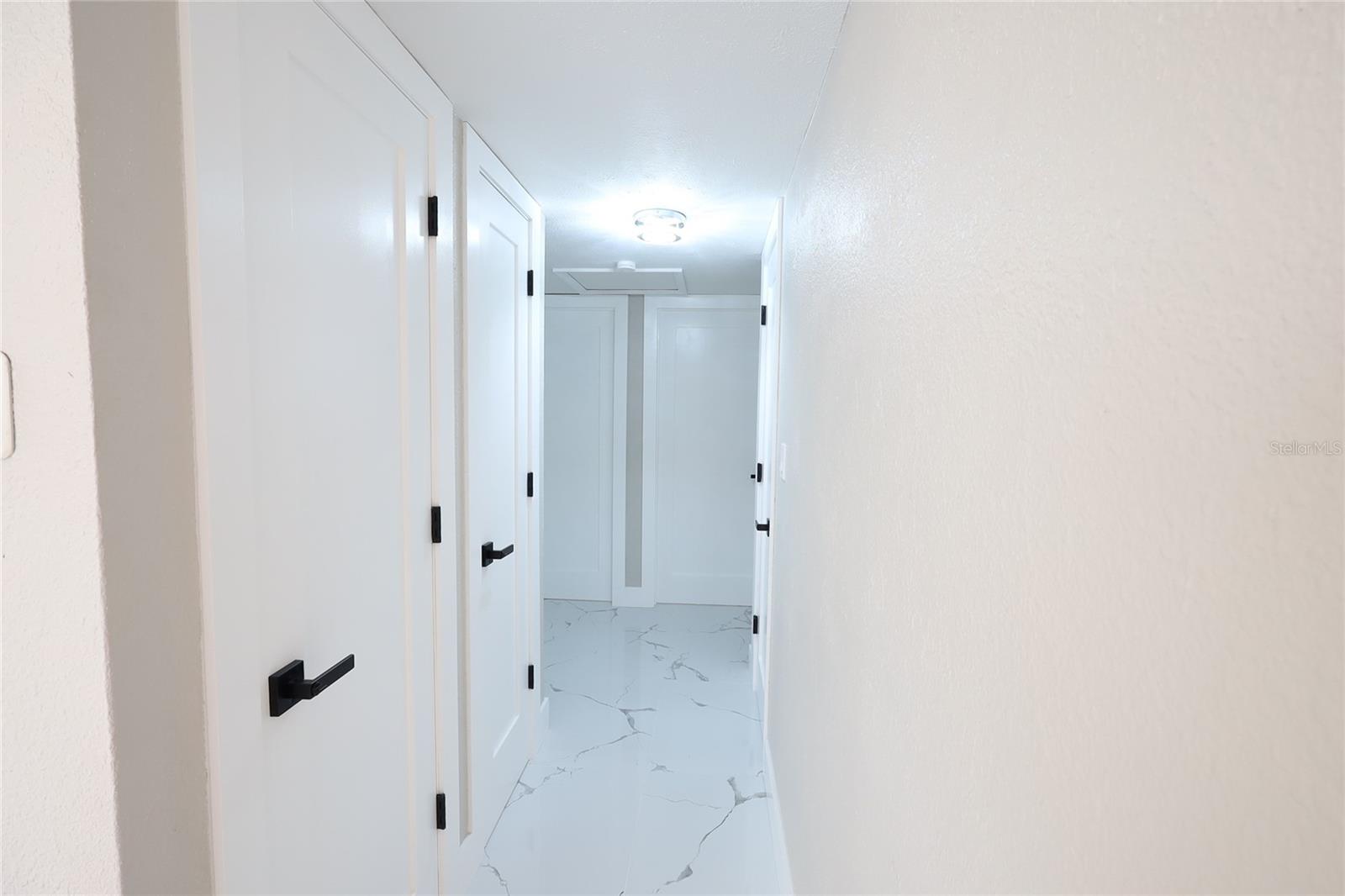 1328 E Parker St Property Photo 10