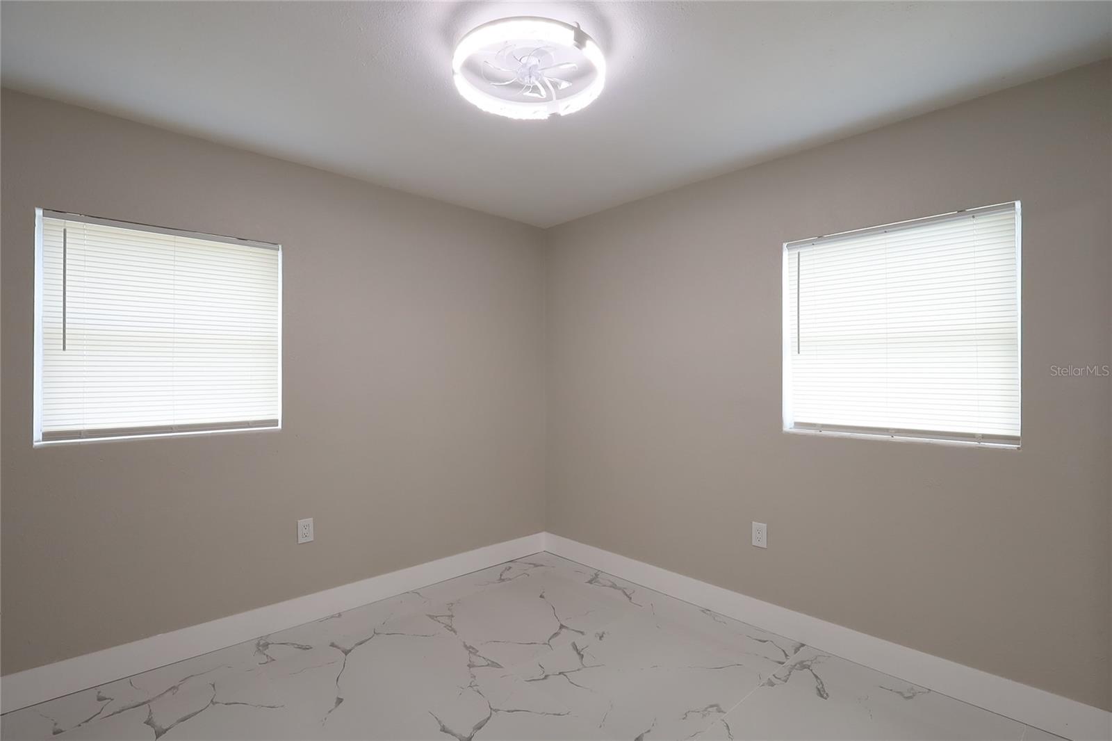 1328 E Parker St Property Photo 15