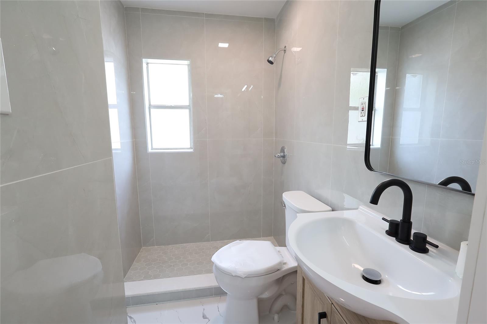 1328 E Parker St Property Photo 21