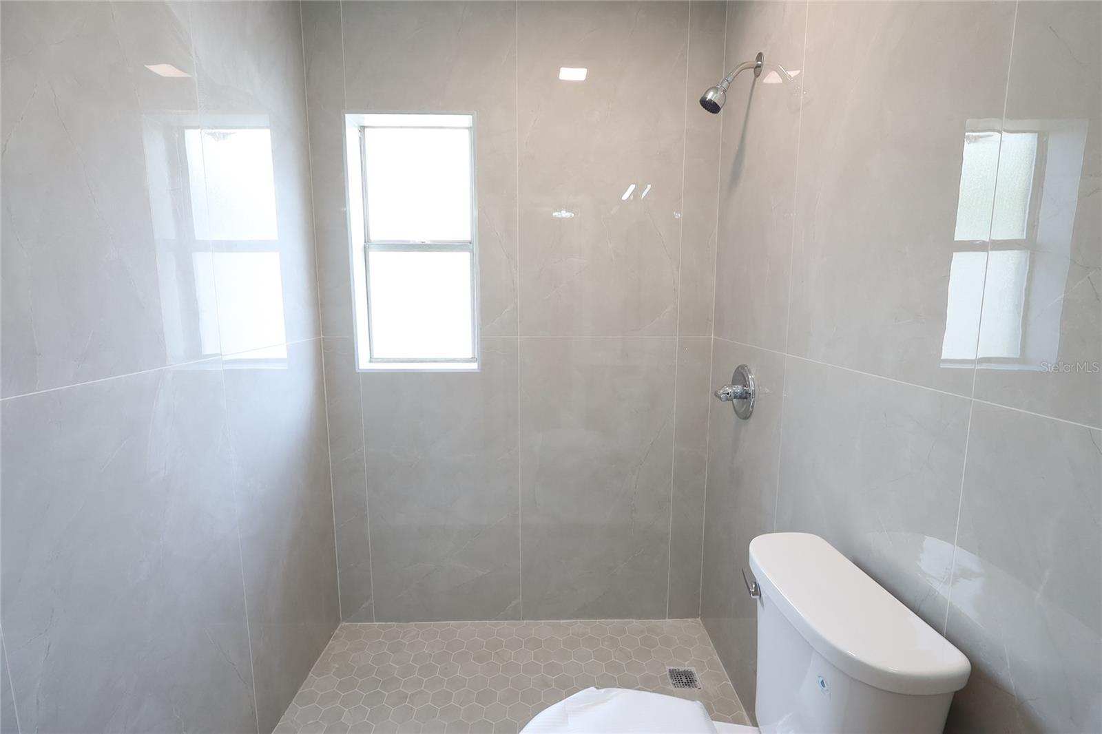 1328 E Parker St Property Photo 22