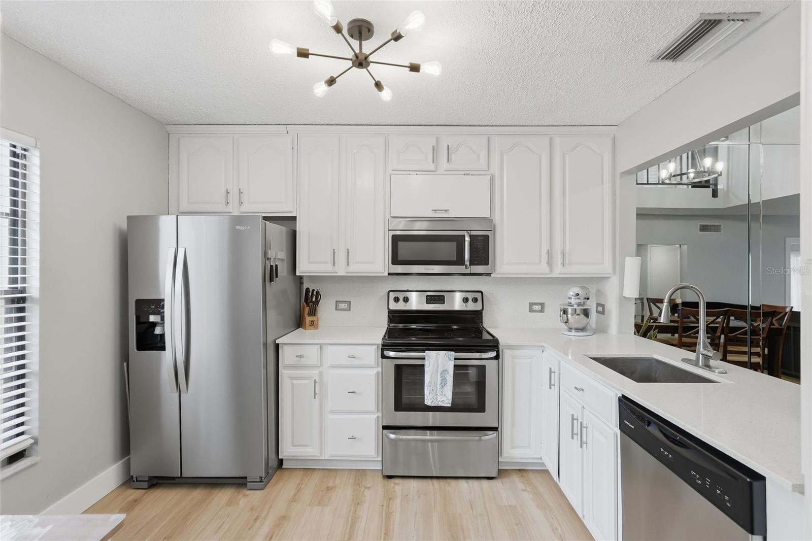 6140 Sun Blvd #7 Property Photo 3
