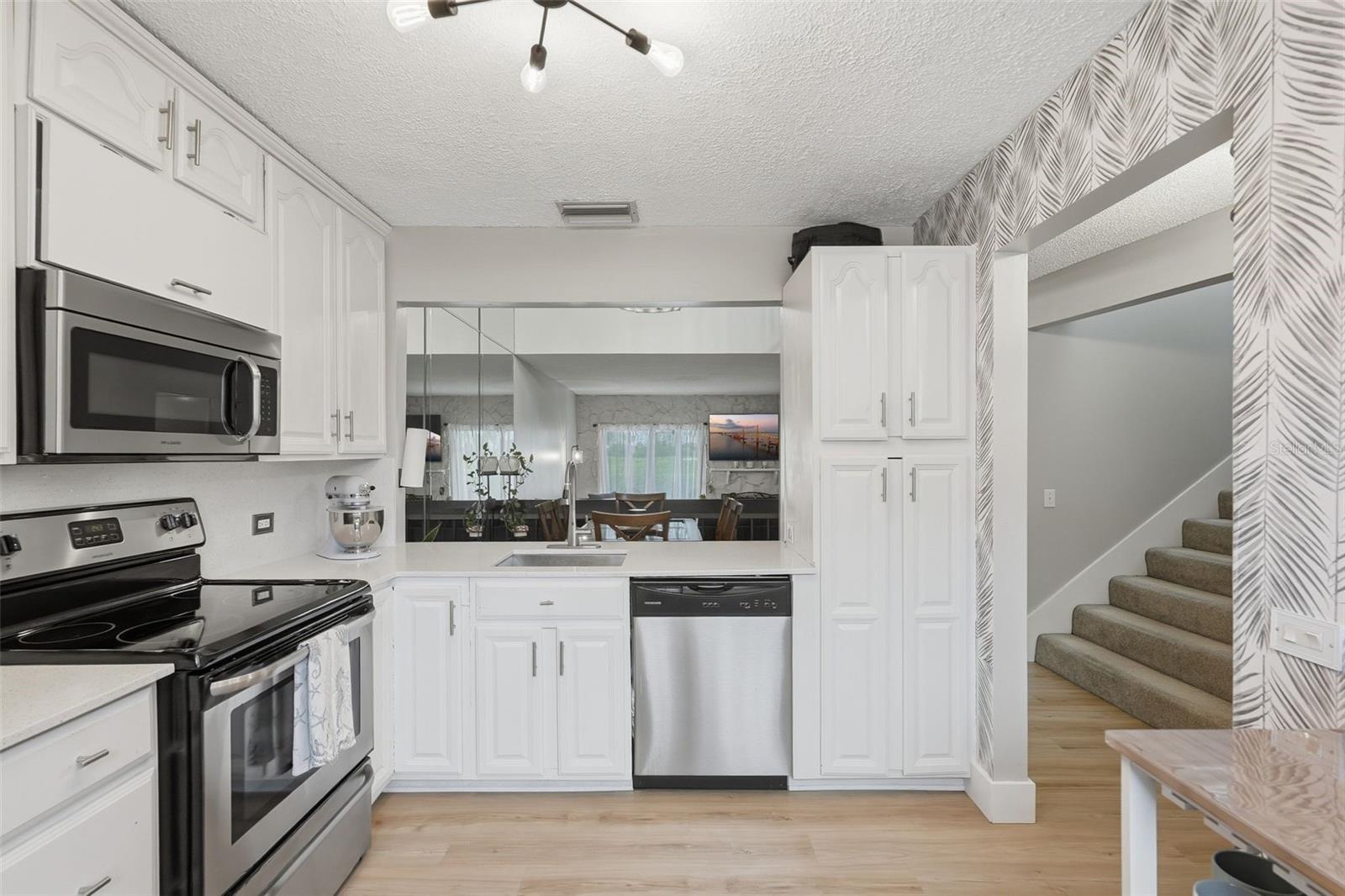 6140 Sun Blvd #7 Property Photo 6