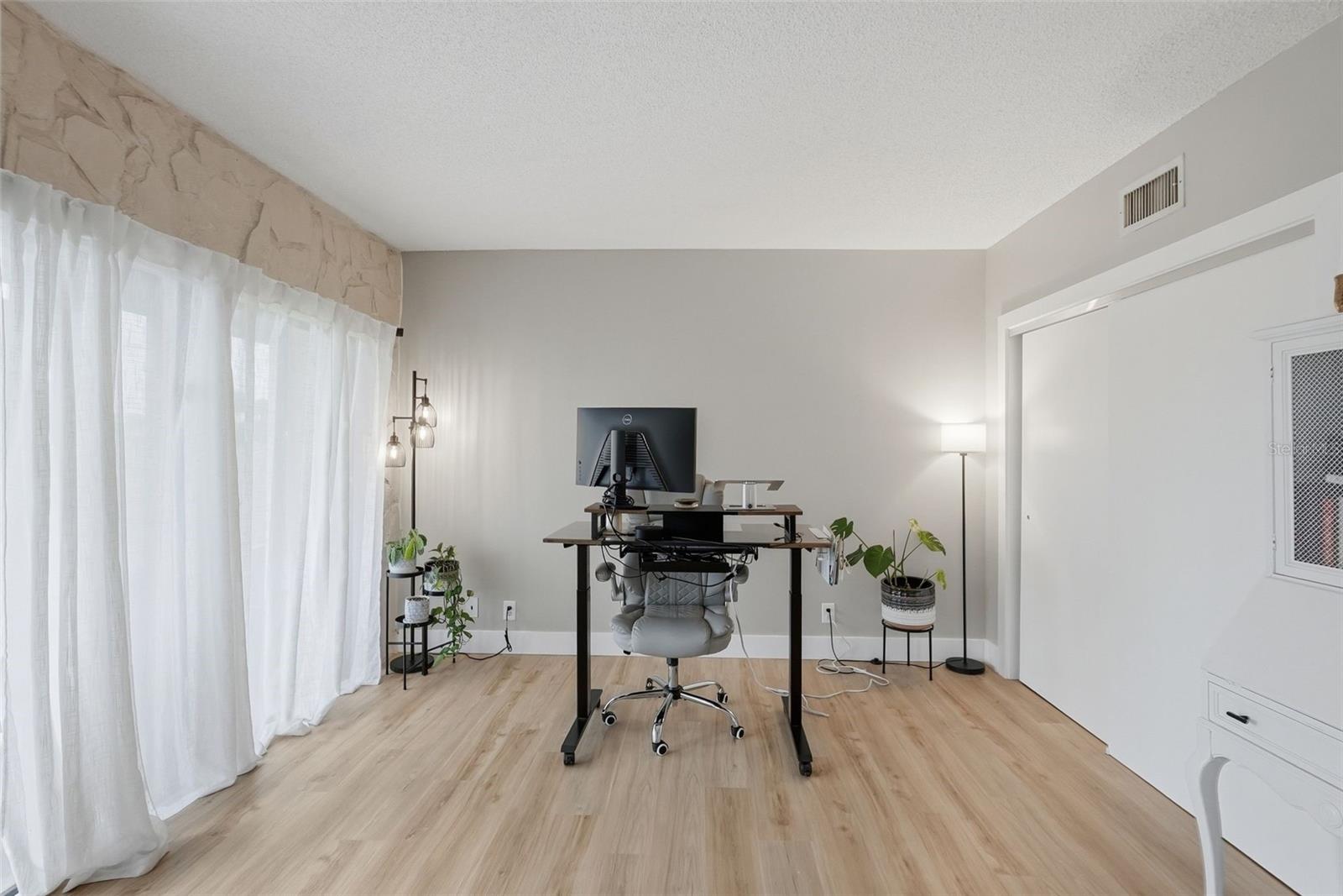 6140 Sun Blvd #7 Property Photo 12