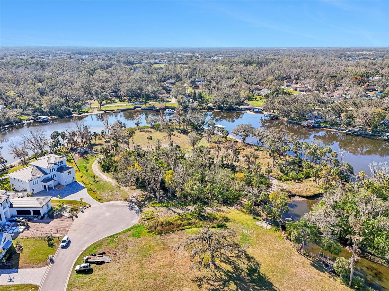 8339 Alafia Pointe Dr Property Photo 3