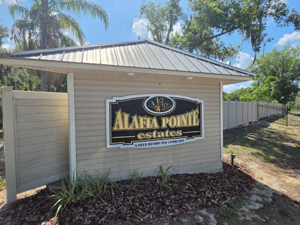 8339 Alafia Pointe Dr Property Photo 24