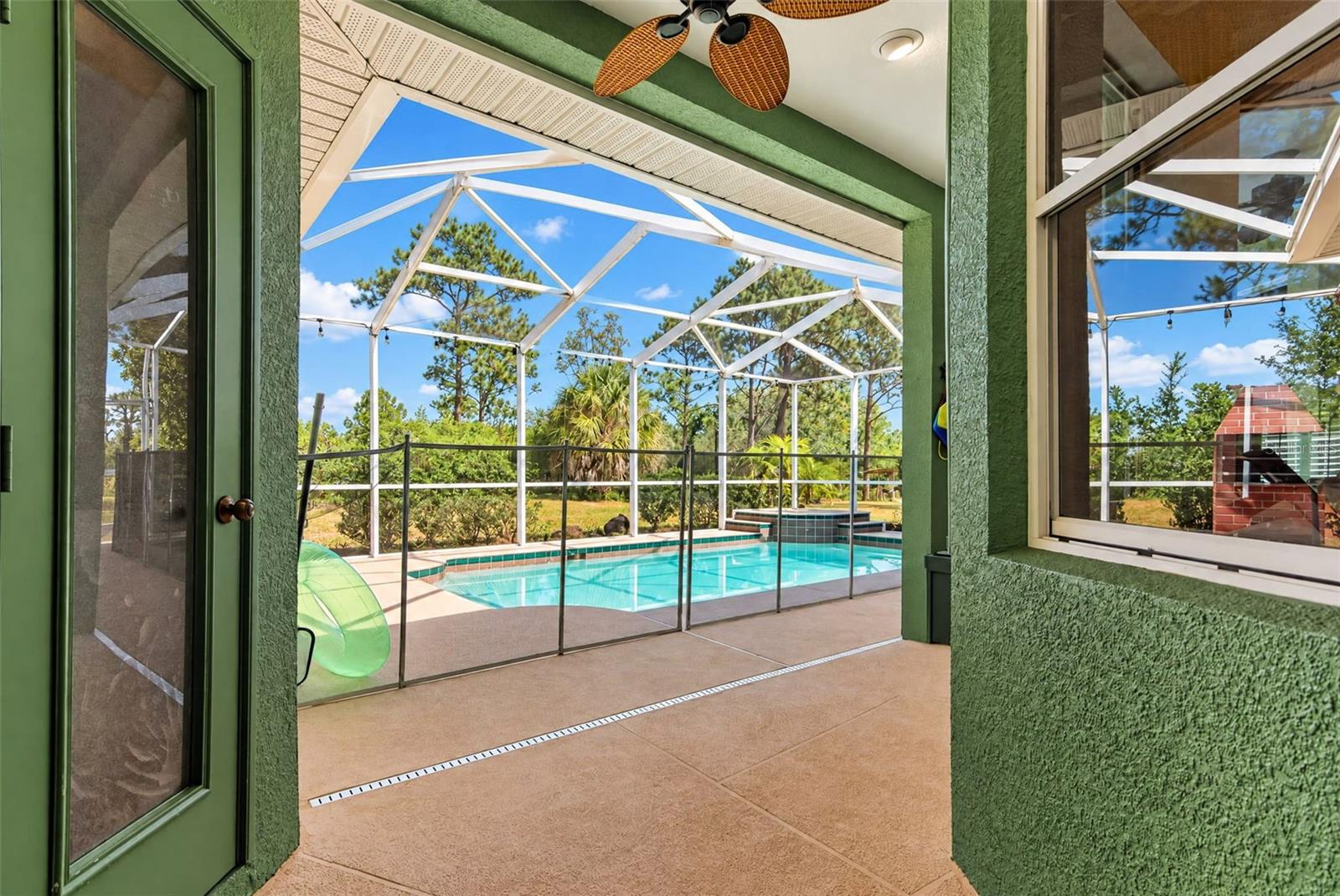 28033 Cricket Hill Rd Property Photo 4