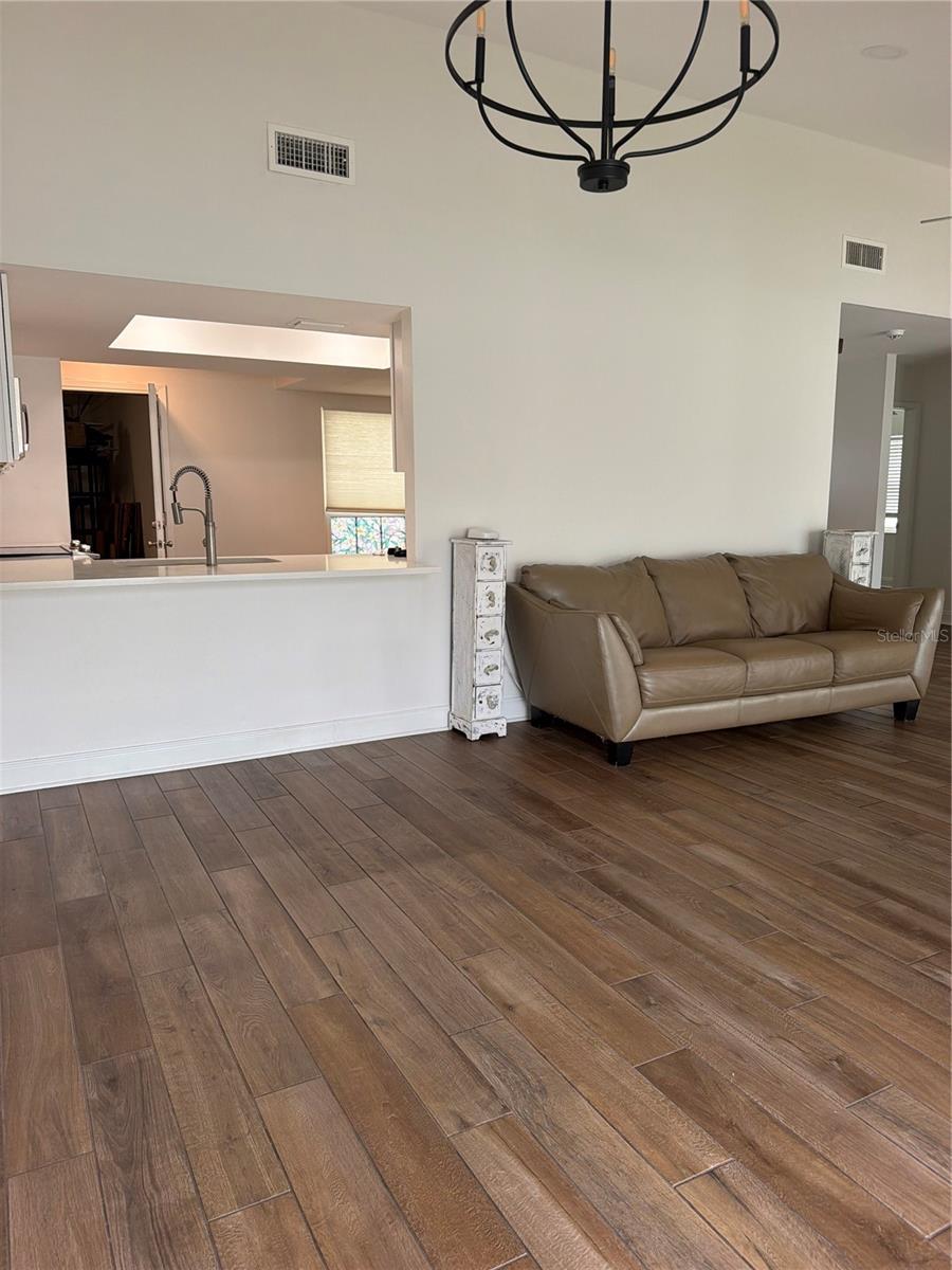 11012 Ashbourne Cir Property Photo 8