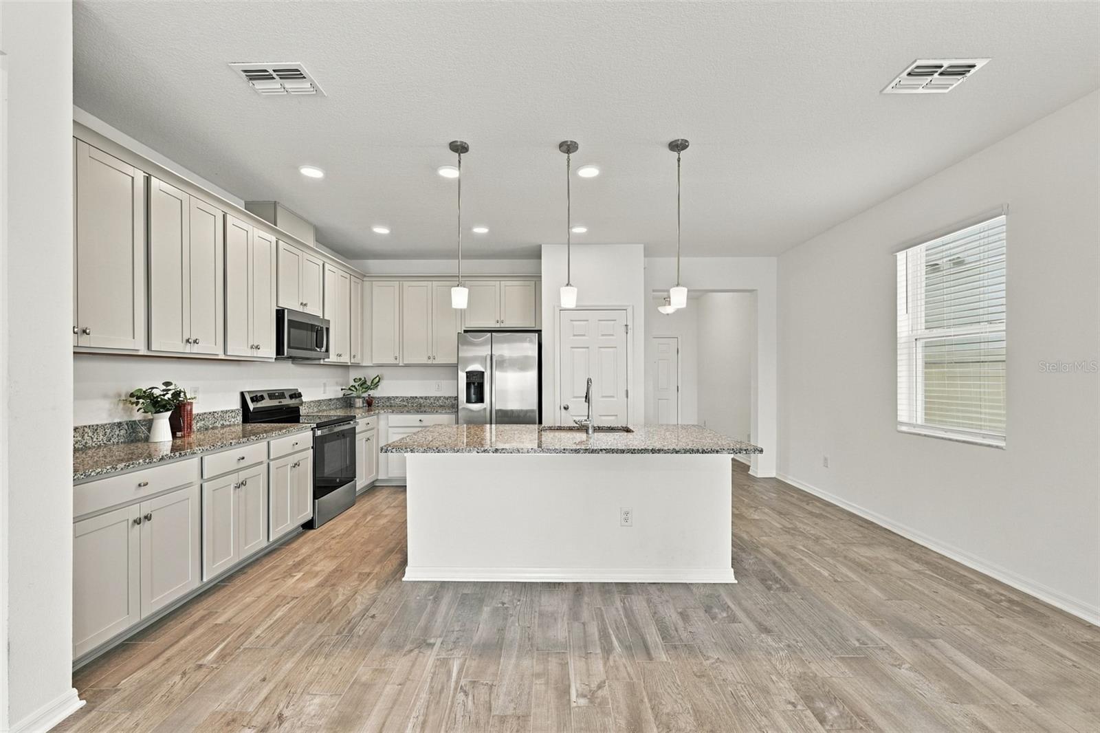 2952 Marine Grass Dr Property Photo 7