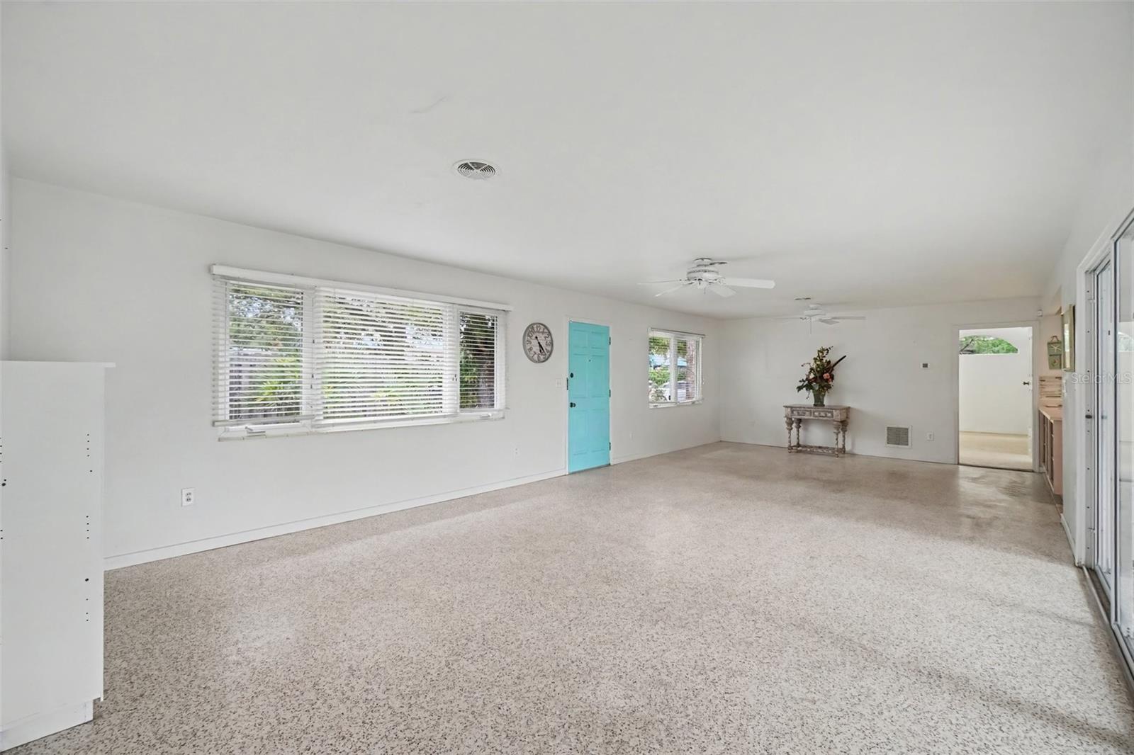 528 Ralph St Property Photo 6