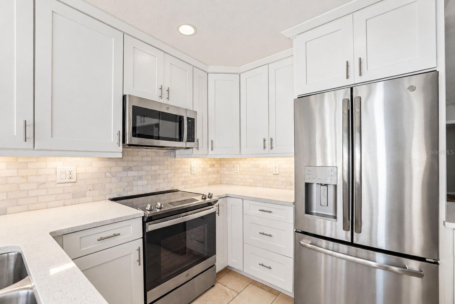 913 Sutton Pl Property Photo 18