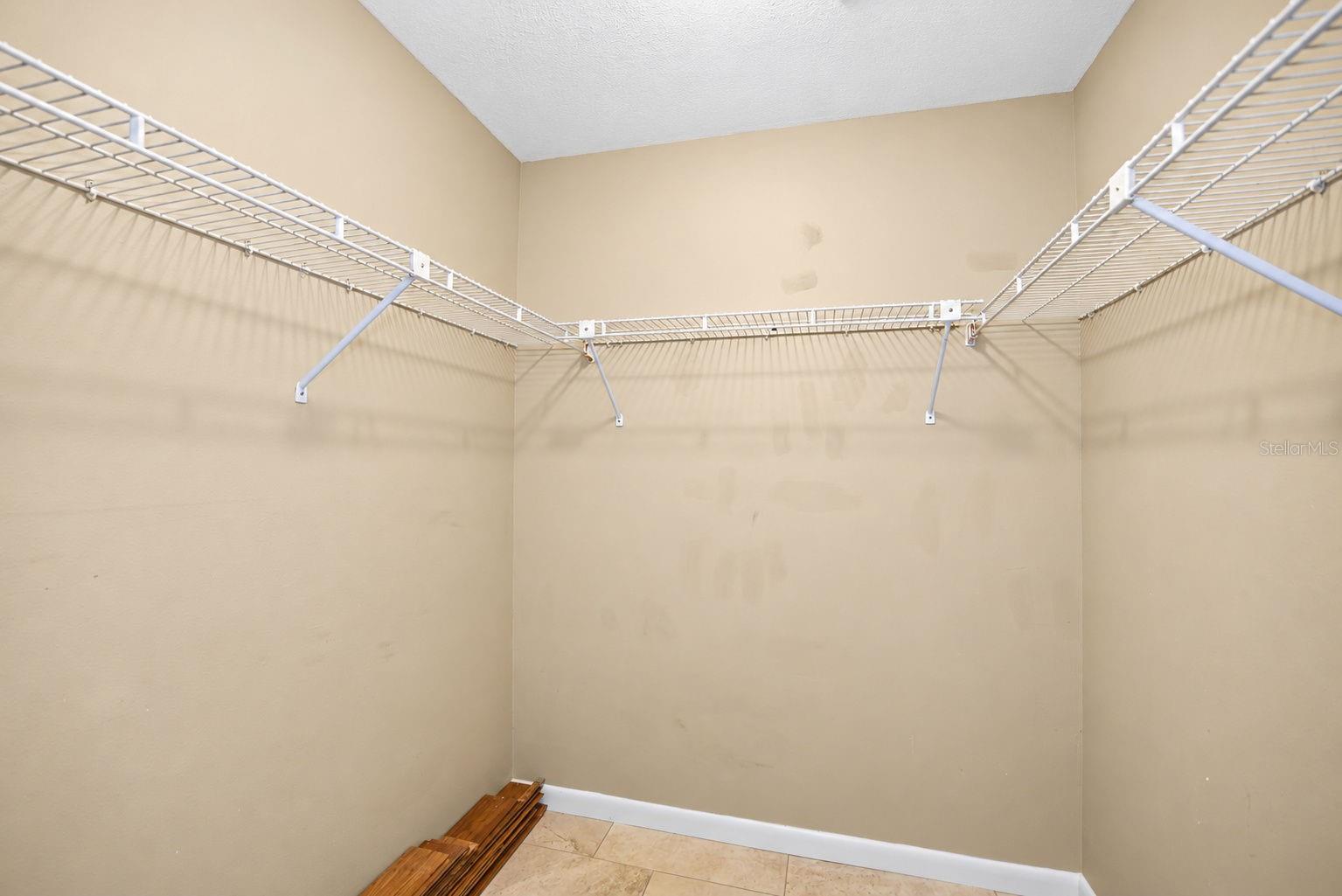 913 Sutton Pl Property Photo 24