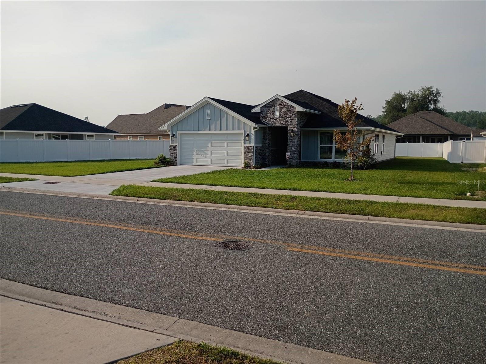 203 Sw Silver Palm Dr Property Photo 2