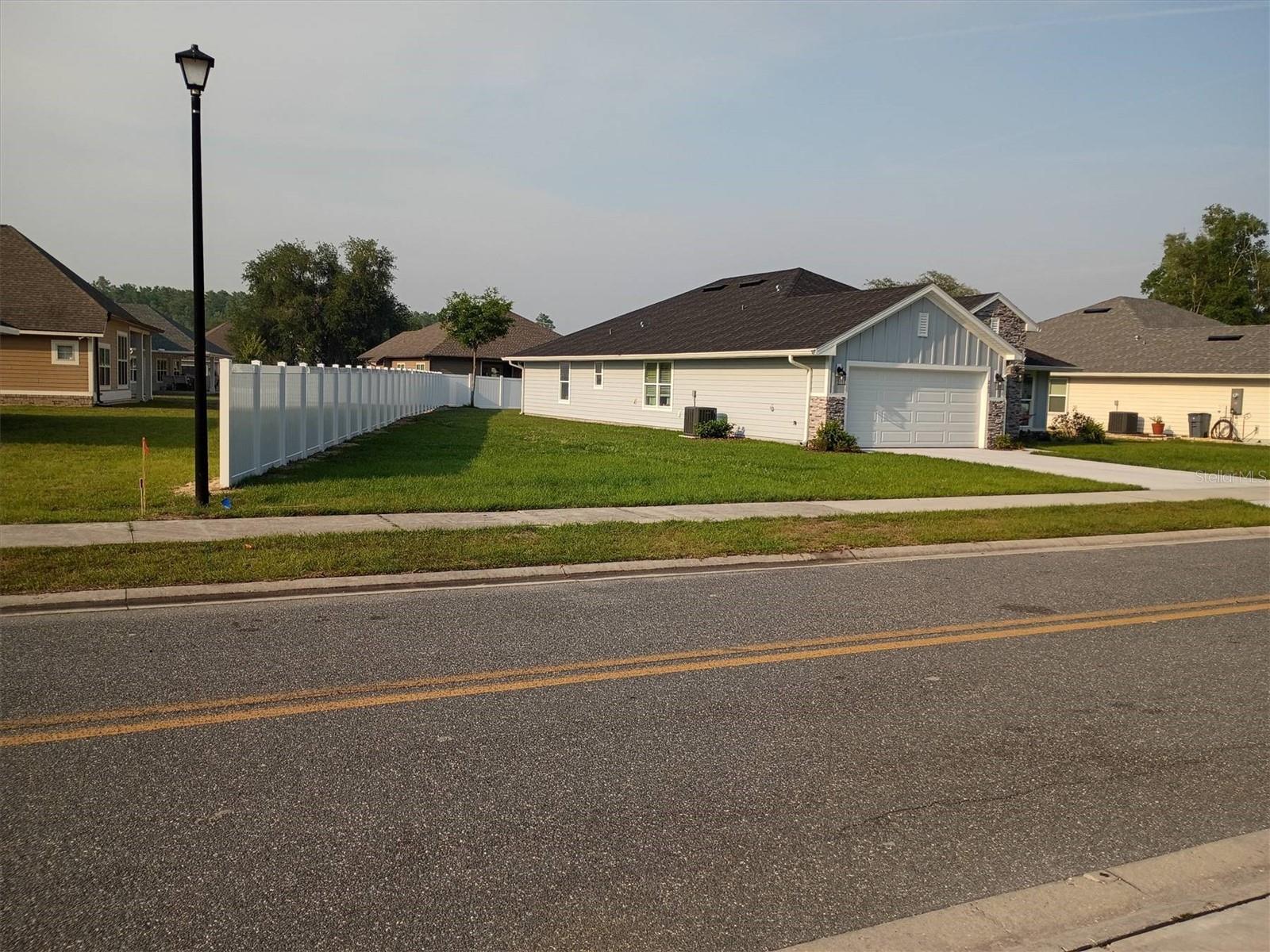 203 Sw Silver Palm Dr Property Photo 3