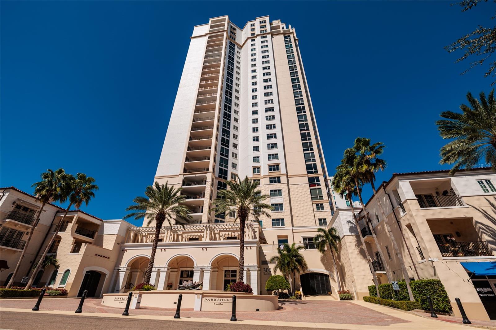 300 Beach Dr Ne #1804 Property Photo 4