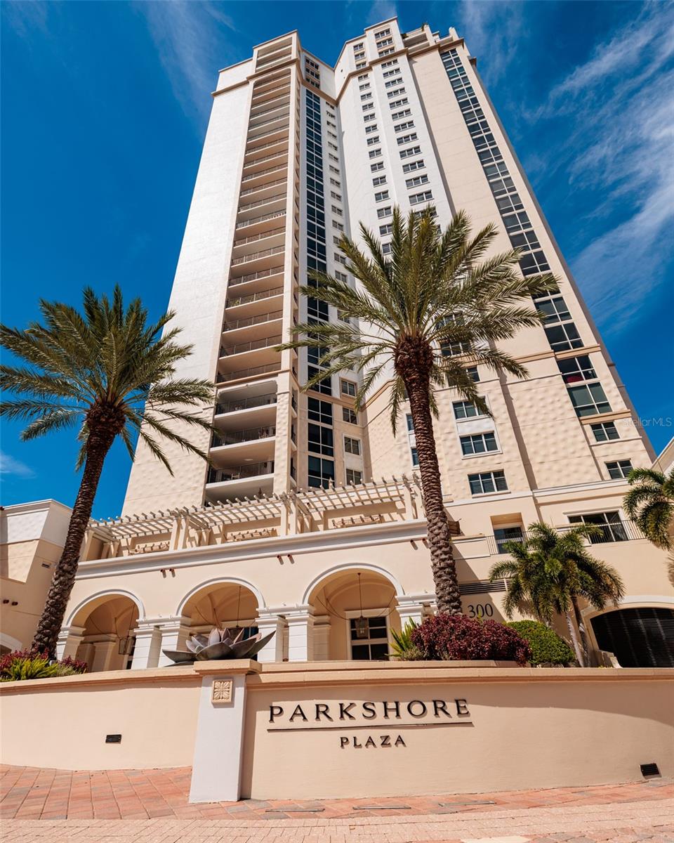 300 Beach Dr Ne #1804 Property Photo 8