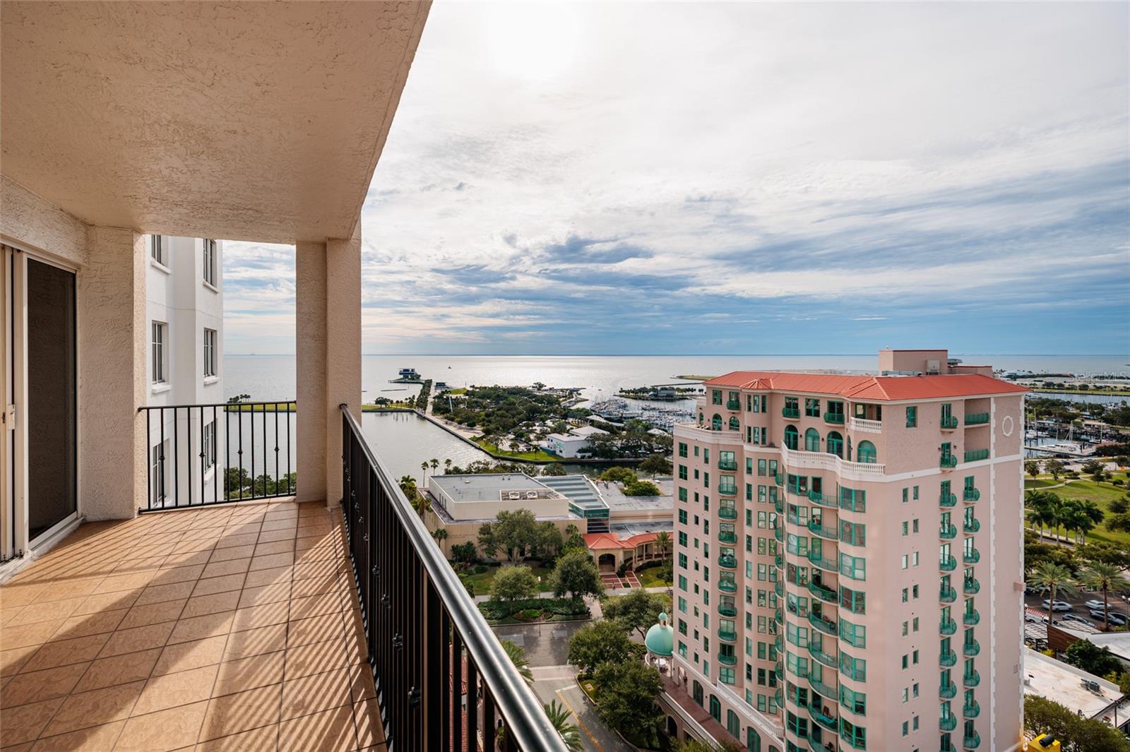 300 Beach Dr Ne #1804 Property Photo 43