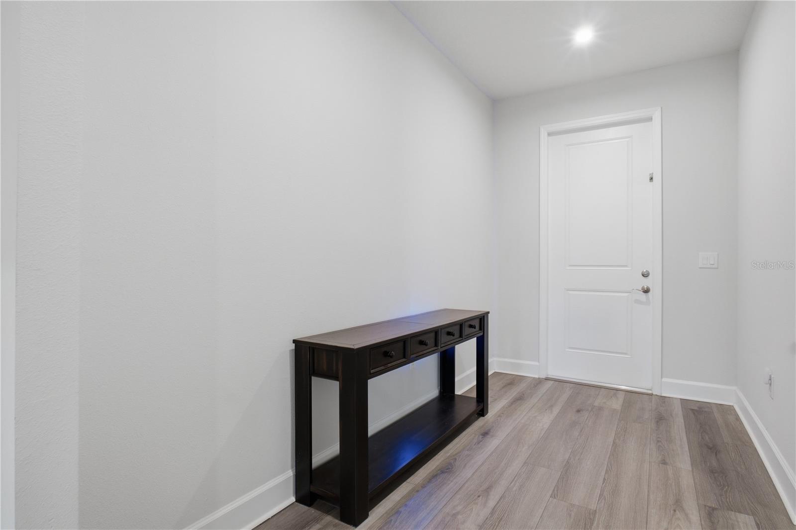 8324 Greenway Ave Property Photo 5