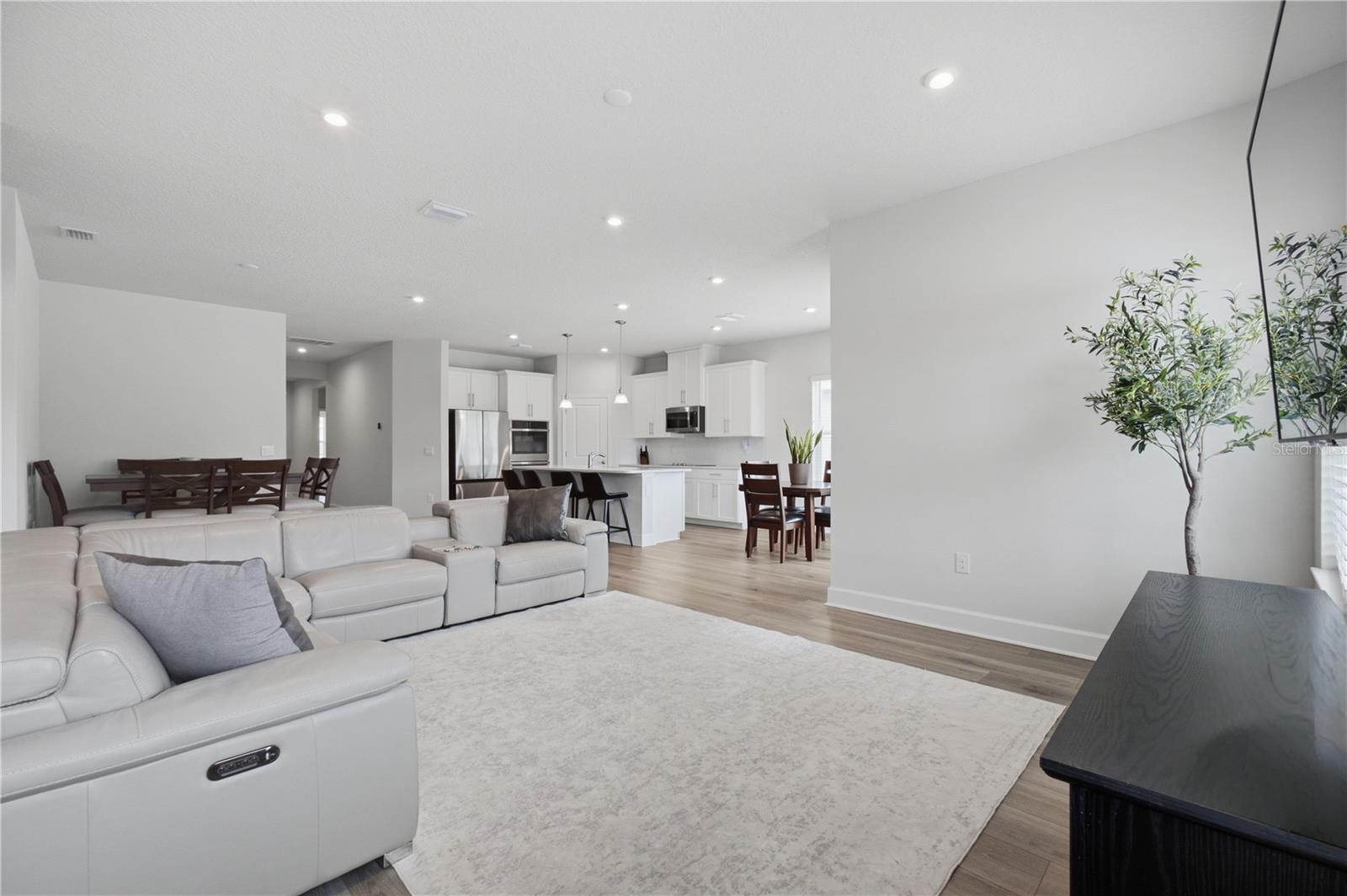 8324 Greenway Ave Property Photo 9