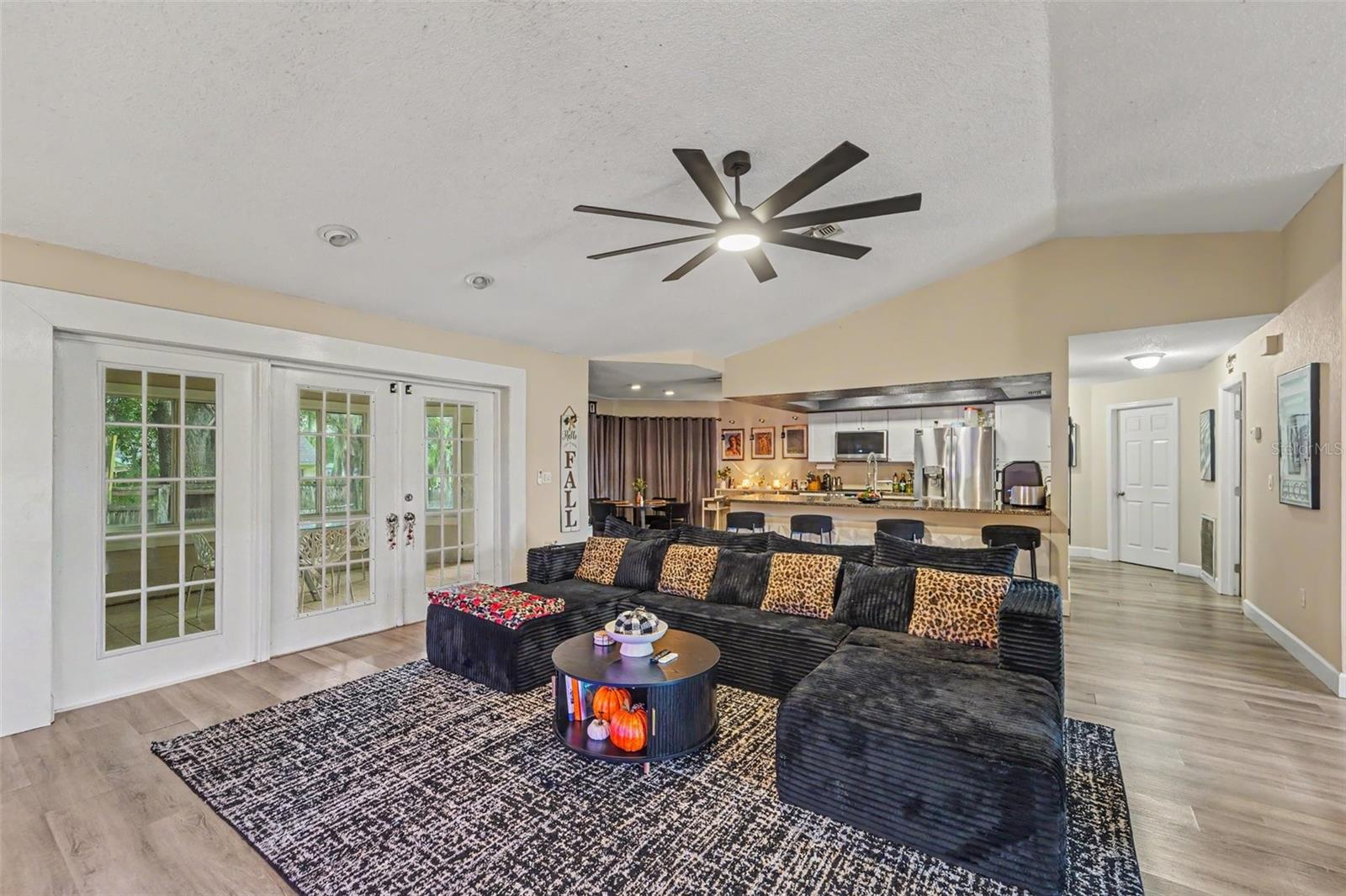 12222 Legend St Property Photo 2