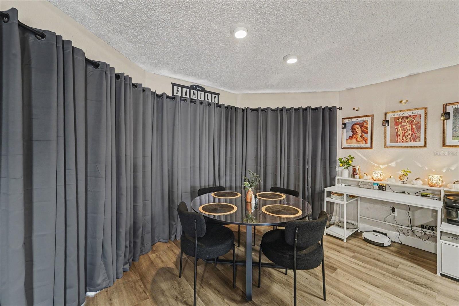 12222 Legend St Property Photo 7