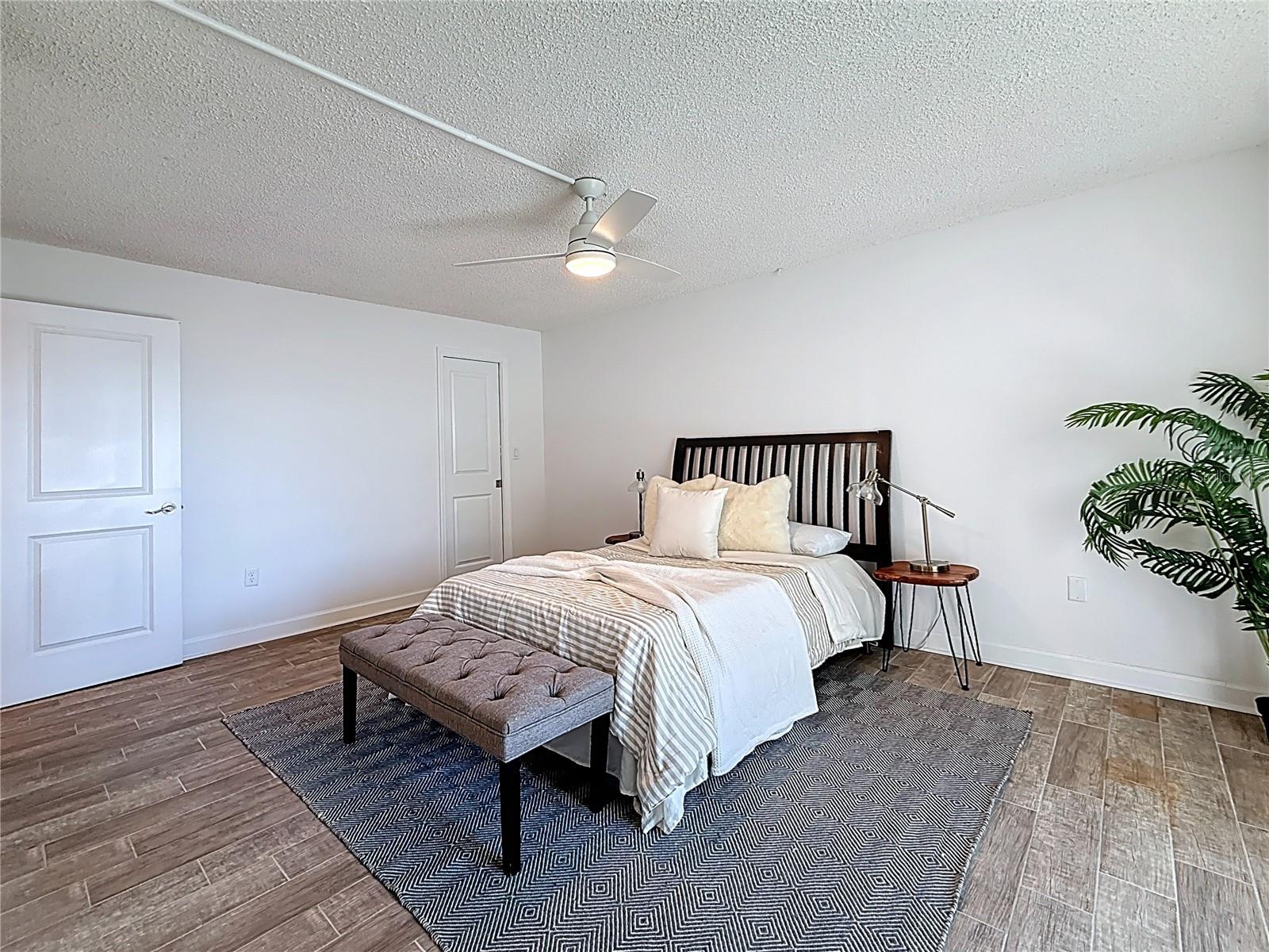 4550 Cove Cir #106 Property Photo 22