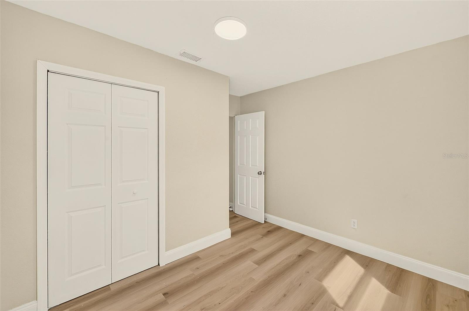 214 45th Ave Ne Property Photo 22
