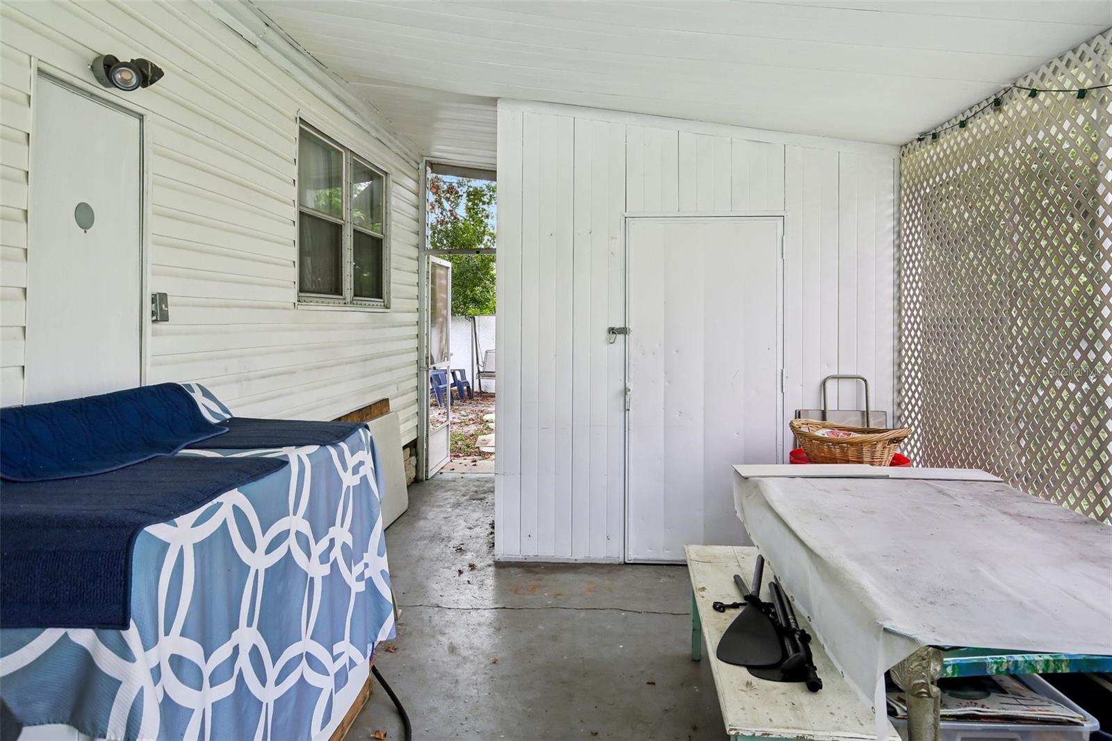 8807 Sheldon West Dr Property Photo 3