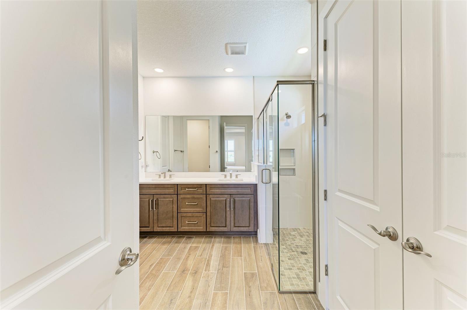 18530 Midsummer Pl Property Photo 24