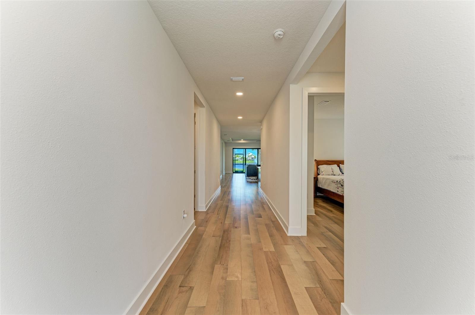 18530 Midsummer Pl Property Photo 26