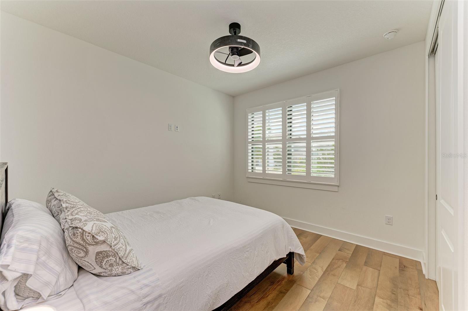 18530 Midsummer Pl Property Photo 28
