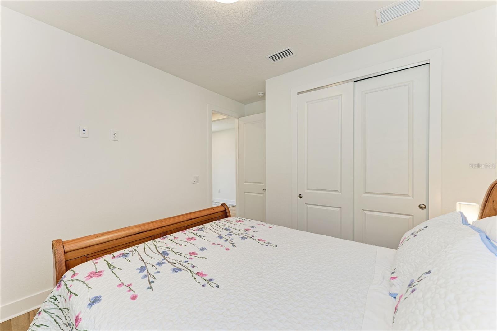 18530 Midsummer Pl Property Photo 33