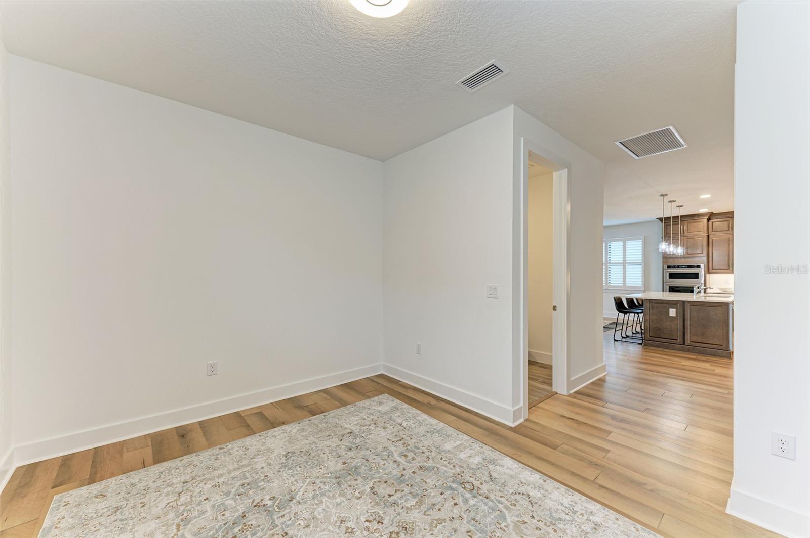 18530 Midsummer Pl Property Photo 40