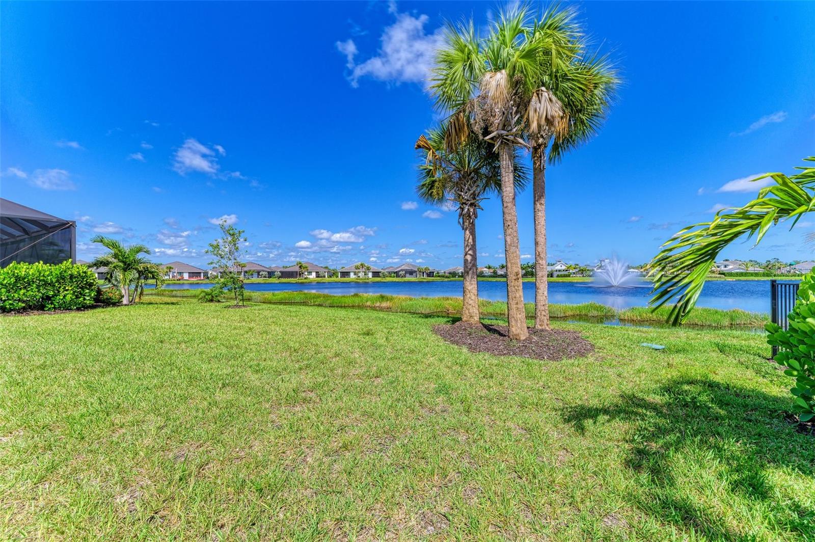 18530 Midsummer Pl Property Photo 49