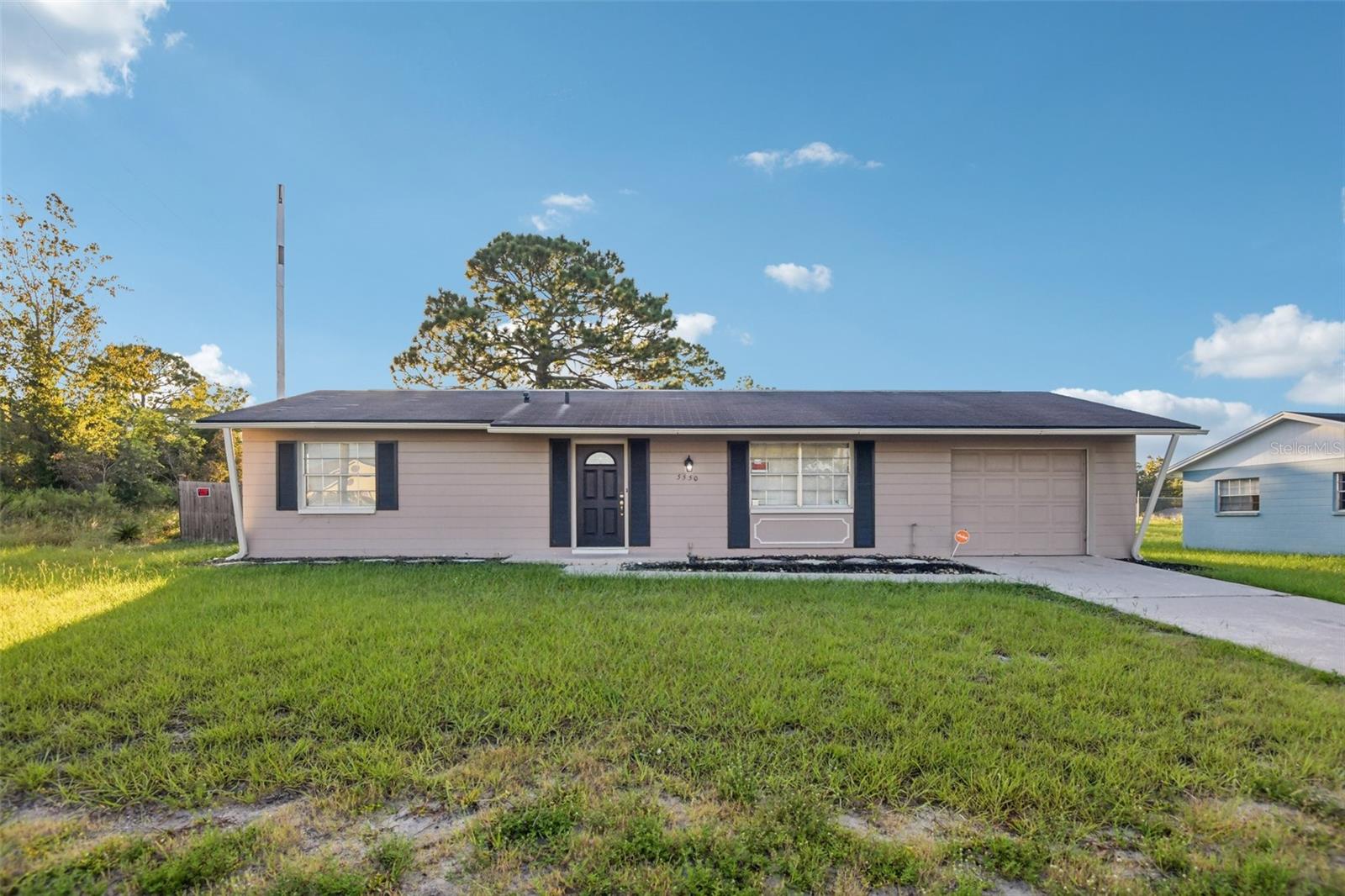 5550 Mariner Blvd Property Photo 1