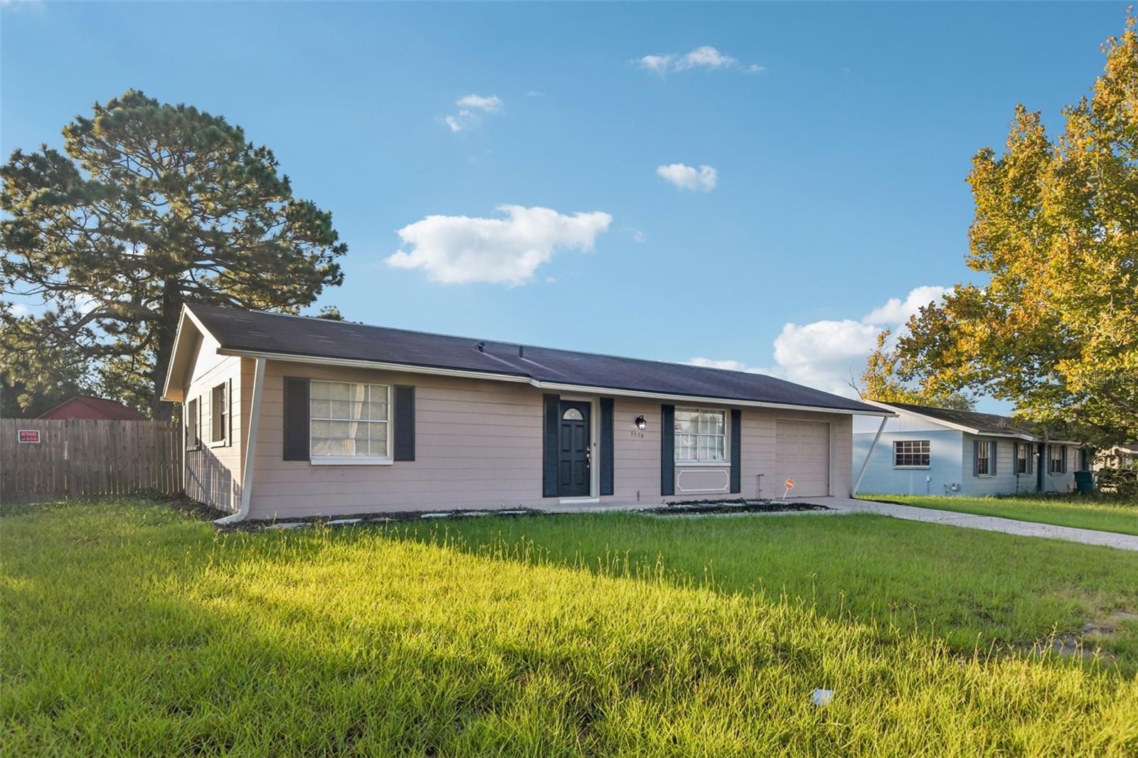 5550 Mariner Blvd Property Photo 3