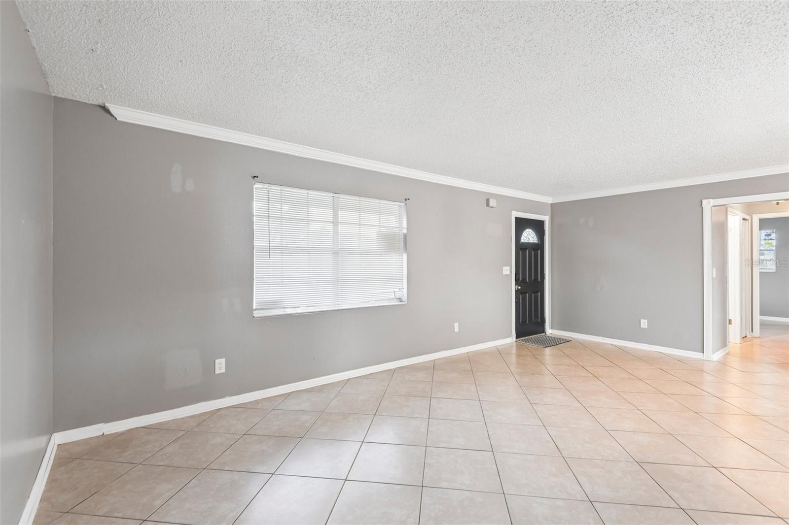 5550 Mariner Blvd Property Photo 14