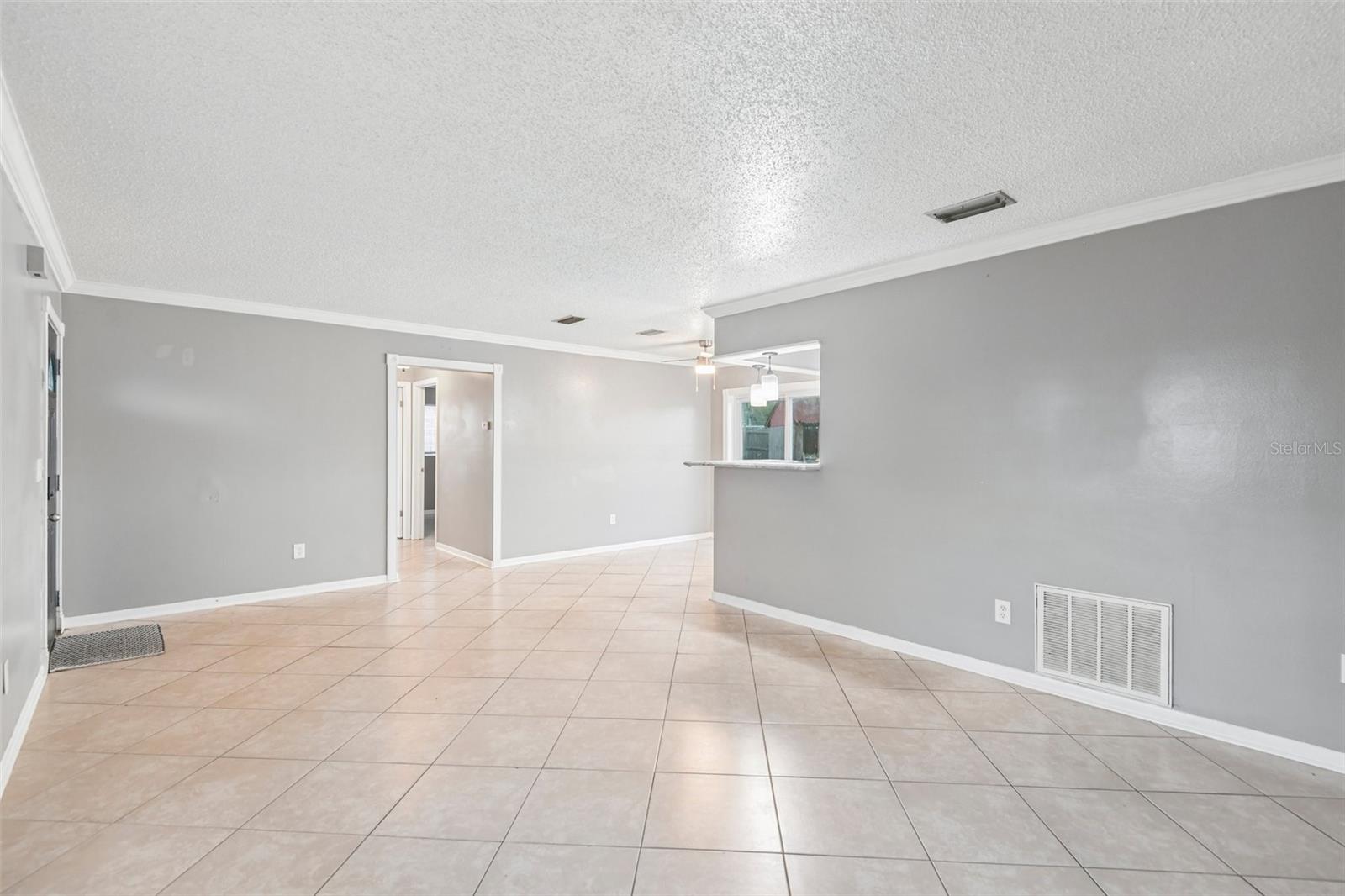 5550 Mariner Blvd Property Photo 15