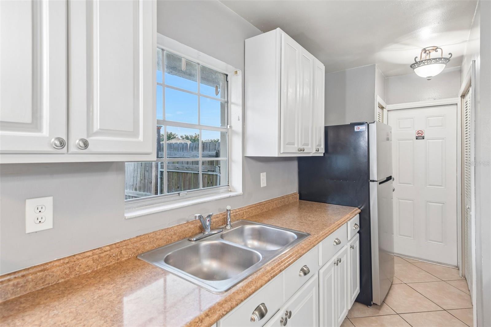 5550 Mariner Blvd Property Photo 23