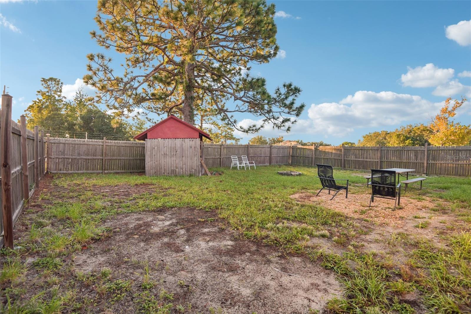 5550 Mariner Blvd Property Photo 28