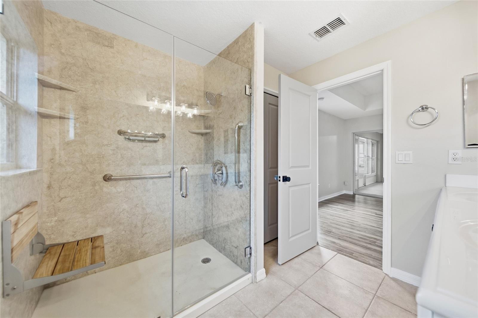 4035 Carteret Dr Property Photo 8